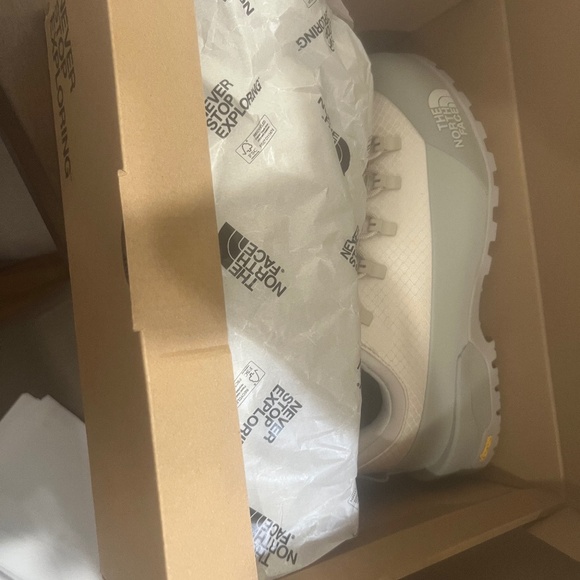 Brand new men’s north face shoes - Picture 1 of 1